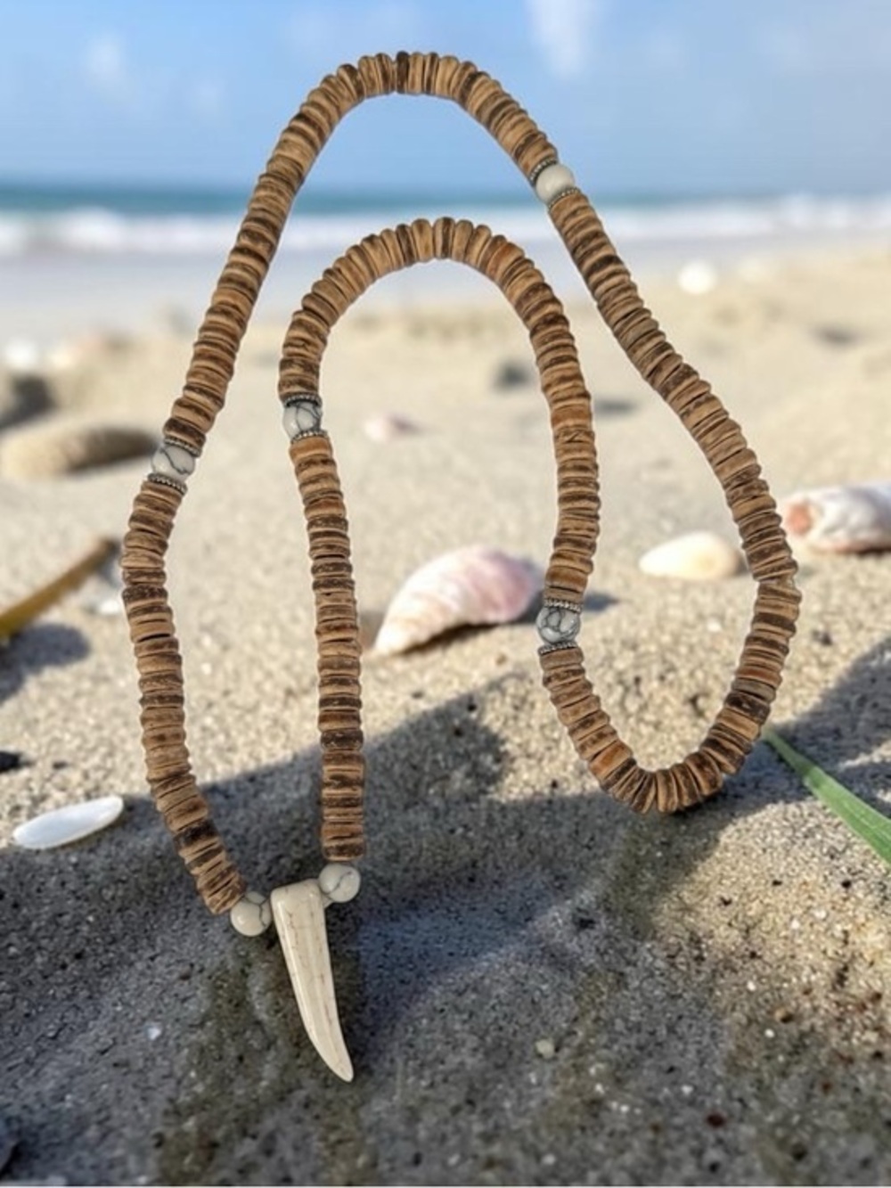 🫶🏻 Brown Beaded Necklace with Tooth Pendant